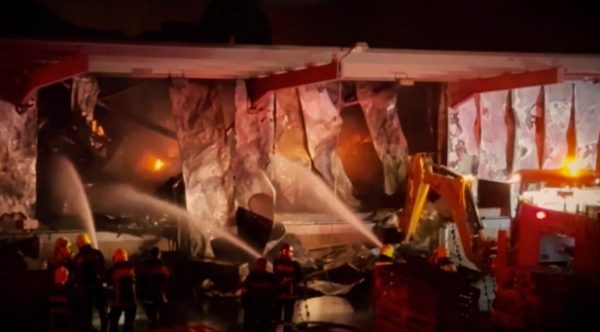 Εργοστάσιο τροφίμων στη Λαμία: Ποιος έστειλε το mail για αύξηση αποζημίωσης σε περίπτωση πυρκαγιάς