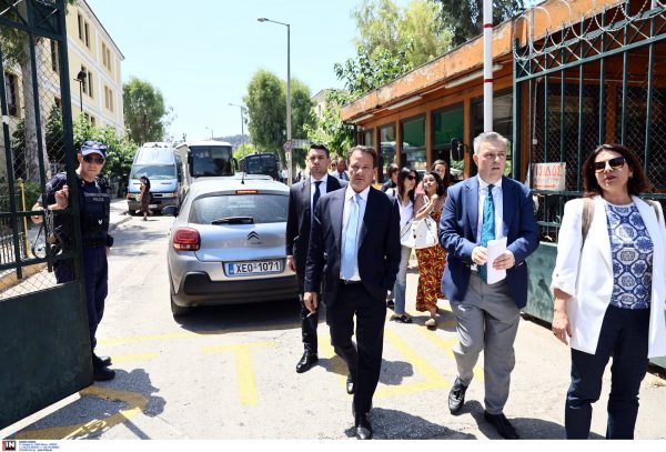 Απόστολος Λύτρας: Καταθέτει αίτηση διαζυγίου και ασφαλιστικά μέτρα η σύζυγός του