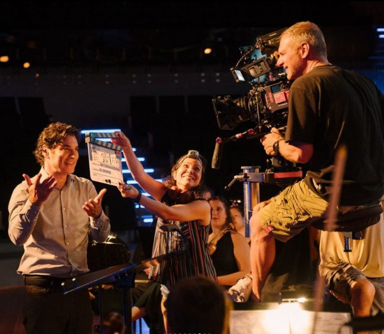 Χριστόφορος Παπακαλιάτης: Φωτογραφίες από το τελευταίο γύρισμα του Μaestro στους Παξούς