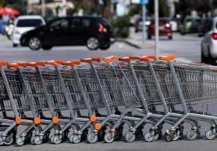 «Βόμβες» Λεχουρίτη για τις ανατιμήσεις – «H κυβέρνηση δεν θέλει να χτυπήσει την ακρίβεια»