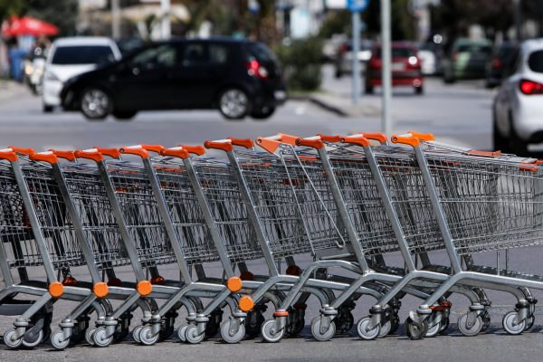 «Βόμβες» Λεχουρίτη για τις ανατιμήσεις – «H κυβέρνηση δεν θέλει να χτυπήσει την ακρίβεια»