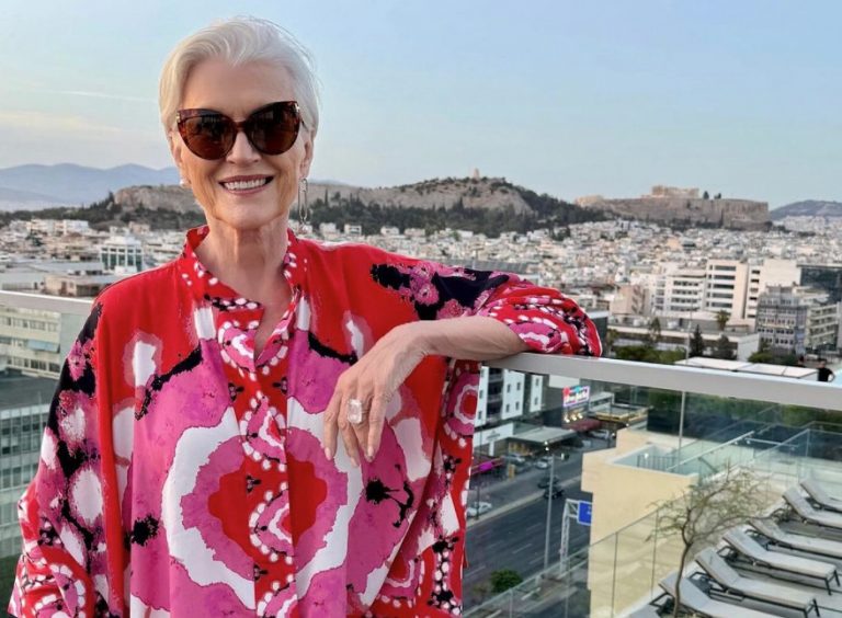 Έλον Μασκ: Στην Αθήνα η μητέρα του, Μέι Μασκ – Η παρουσίαση του βιβλίου της και οι βόλτες στην Πλάκα