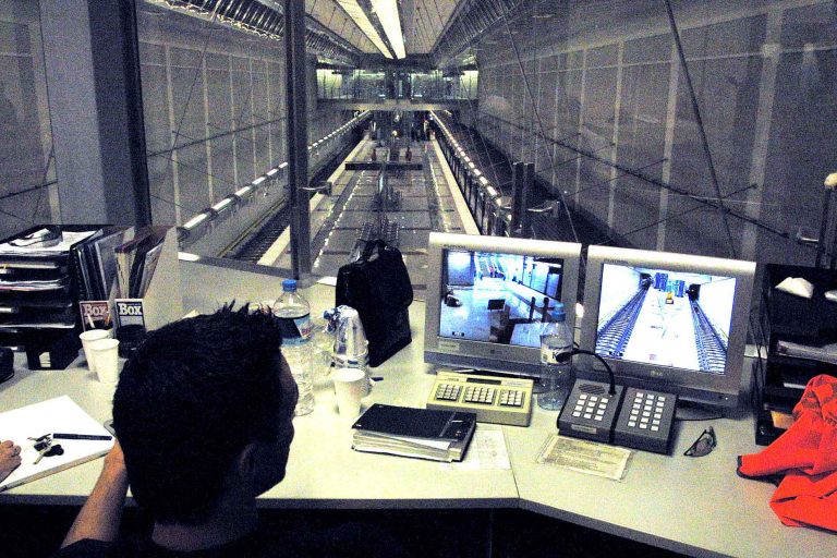 Αγιος Δημήτριος: Επιχείρηση απεγκλωβισμού ατόμου που έπεσε στις γραμμές του μετρό