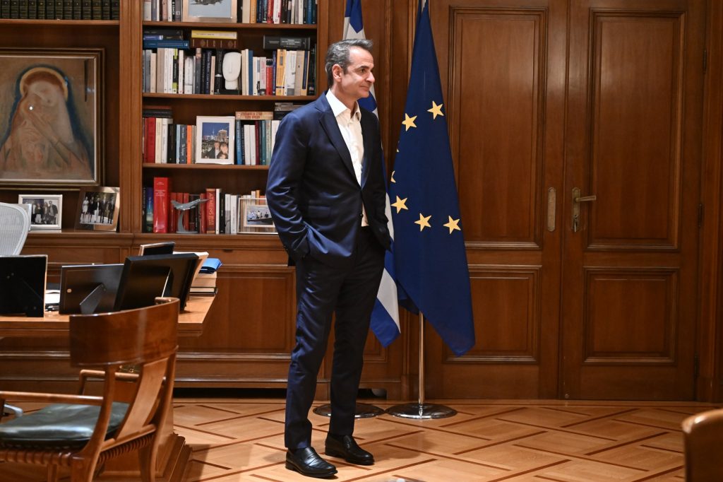 Η κυβέρνηση μπροστά σε συμπληγάδες – Το σύμφωνο σταθερότητας και το ασφυκτικό οικονομικό πλαίσιο