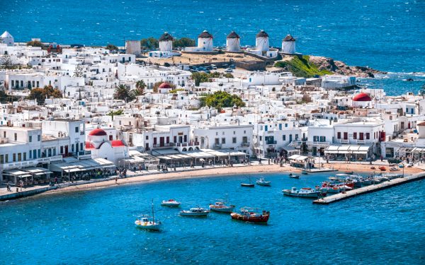 Μύκονος: Στα χέρια πιάστηκαν οι συνέταιροι γνωστής ψαροταβέρνας