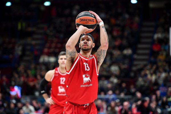 Αποχωρεί από την Αρμάνι ο Νέιπιερ