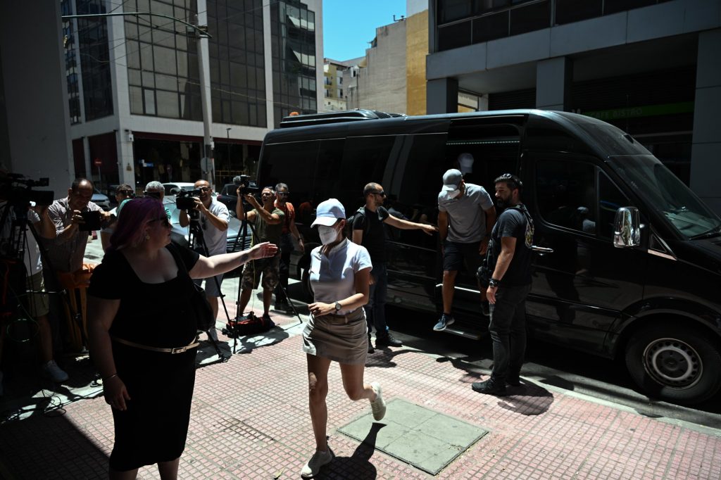 Φωτιά στην Ύδρα: «Δεν γνωρίζω ποιος προκάλεσε τη φωτιά» λέει ο καπετάνιος της θαλαμηγού