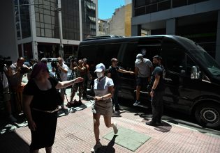 Φωτιά στην Ύδρα: «Δεν γνωρίζω ποιος προκάλεσε τη φωτιά» λέει ο καπετάνιος της θαλαμηγού