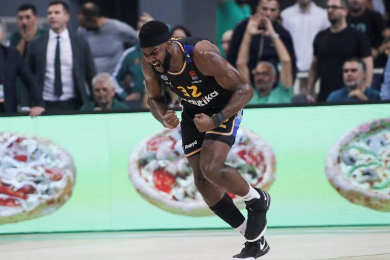 Yπέγραψε στην Αρμάνι ο Νίμπο και ενσωματώθηκε στην αποστολή της Σλοβενίας (vid)