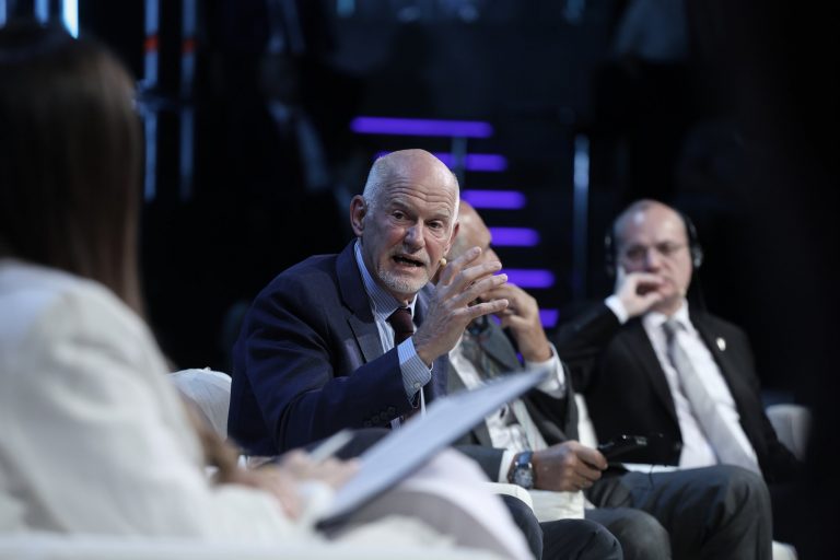 Διάσκεψη για την Ειρήνη: Ο Γιώργος Παπανδρέου για μια προοδευτική Ευρώπη κόντρα στις ακροδεξιές πολιτικές