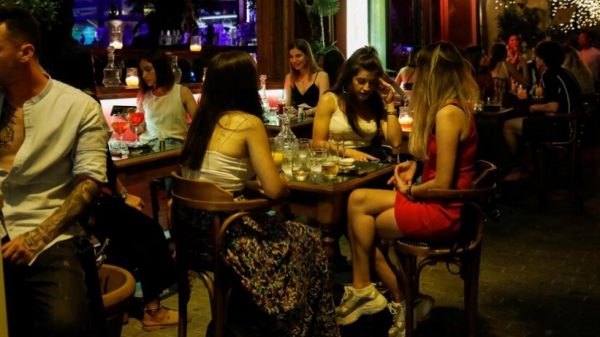 Πώς να κάνεις διακοπές με παρέα δίχως να… τσακωθείς για τα χρήματα