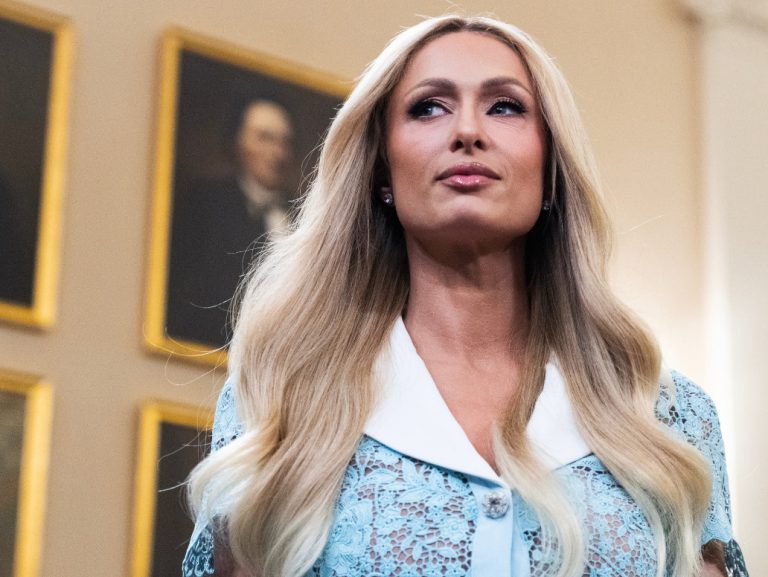 Η Paris Hilton μιλά για τη σεξουαλική κακοποίηση της σε ίδρυμα εφήβων μπροστά στο Κογκρέσο