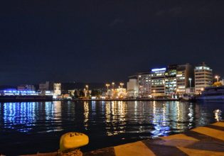 Πειραιάς: Πτώση οχήματος στο λιμάνι – Απεγκλωβίστηκε ο οδηγός