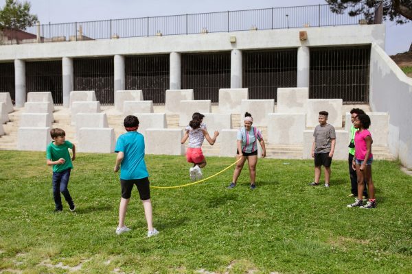 Γραμματικό: «Φταίει το επισκεπτήριο» – Τι ισχυρίζεται η ιδιοκτήτρια της κατασκήνωσης με τα 100 άρρωστα παιδιά