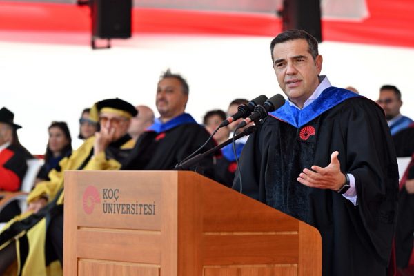 Τσίπρας: Δεν μετανιώνω που παραιτήθηκα από πρόεδρος του ΣΥΡΙΖΑ – Ψηλά το κεφάλι!