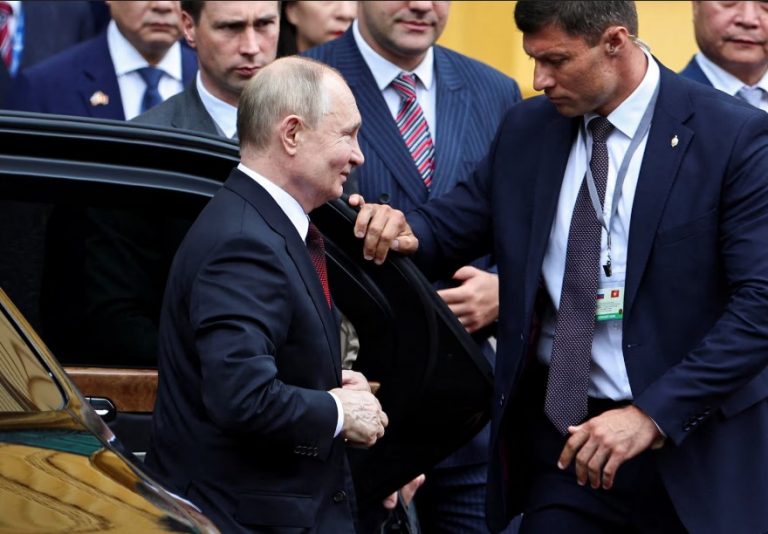 Η συμμαχική χώρα των ΗΠΑ που υποδέχτηκε με ανοιχτές αγκάλες τον… Πούτιν