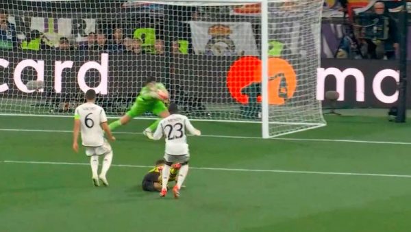 Η εντυπωσιακή απόκρουση του Κουρτουά στην κεφαλιά του Φίλκρουγκ (vid)