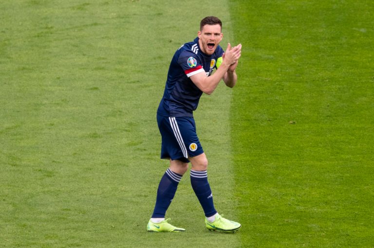 Ρόμπερτσον: «Μπορούμε να γράψουμε ιστορία στο φετινό Euro»