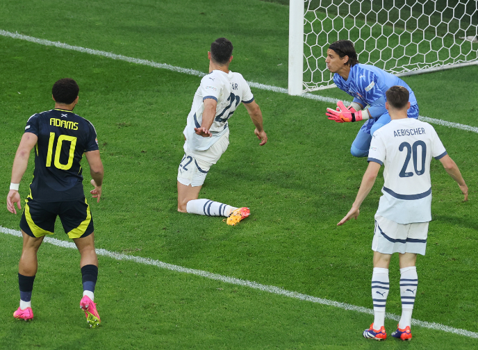 Προηγήθηκε με αυτογκόλ η Σκωτία, απάντησε με Σακίρι η Ελβετία (vids)