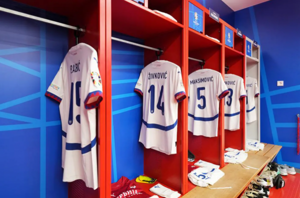 Οι εντεκάδες στο Δανία – Σερβία (pic)