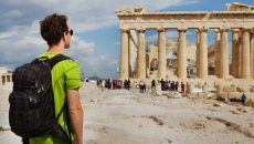 Στον «αέρα» 7.500 τουρίστες στην Ελλάδα μετά το «κανόνι» της FTI – Χρωστάει 1,8 εκατ. ευρώ από πέρσι