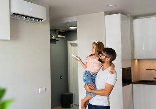 Πράσινο και Κίτρινο Τιμολόγιο: Δύο επιλογές που κάνουν την ενέργεια προσιτή για τα νοικοκυριά και τις επιχειρήσεις