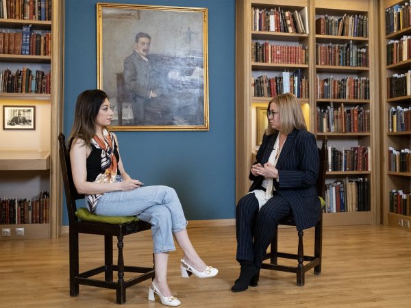 Τι μισθό έχει τελικά ένας ευρωβουλευτής; Η Μαρία Σπυράκη απαντά