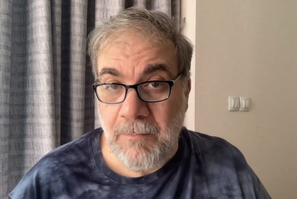 Δημήτρης Σταρόβας: «Δεν πρέπει να κρυβόμαστε» – Μάθημα ζωής μετά την περιπέτεια της υγείας του