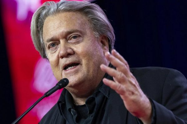 Στην φυλακή ο Στιβ Μπάνον – Θα εκτίσει κανονικά την ποινή του