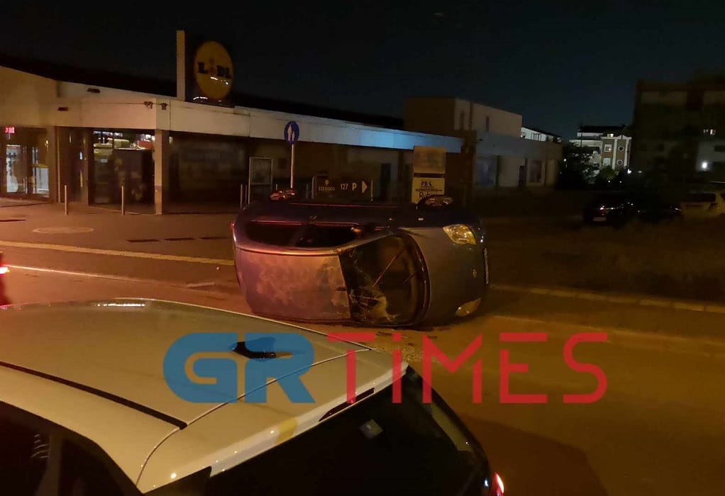 Θεσσαλονίκη: Αυτοκίνητο ανατράπηκε στην Πυλαία – Δύο τραυματίες