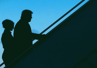 Πρώτες δημοσκοπήσεις για Τραμπ μετά την καταδίκη του – «Και ανεβαίνει, ανεβαίνει…»