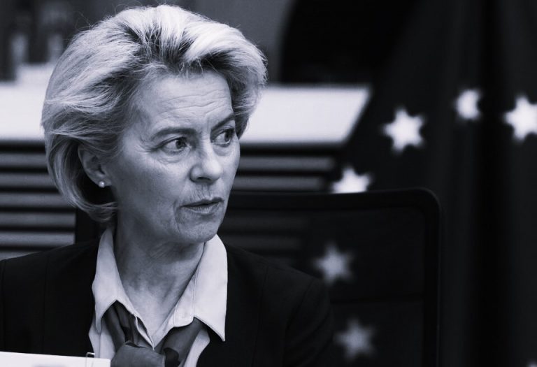 Ακάλεστη η φον ντερ Λάιεν στο δείπνο των Ευρωπαίων ηγετών – Τρίζει η καρέκλα της;