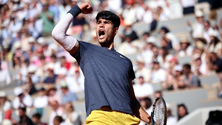 Αλκαράθ: «Έβλεπα Ρολάντ Γκαρός στην τηλεόραση και τώρα κρατώ το τρόπαιο»