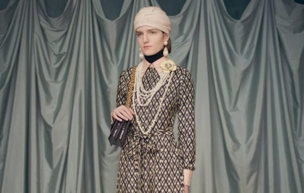 Γιατί κάποιοι σχολίασαν αρνητικά την πρώτη συλλογή του Alessandro Michele στον οίκο Valentino;