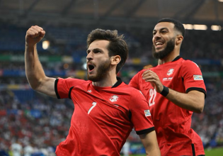 Ο Κβαρατσχέλια στην ίδια… κατηγορία με την μοναδική ήττα της Εθνικής στο Euro 2004 (vids)