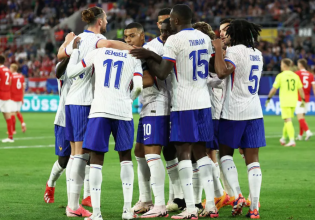 Τα μηνύματα των ποδοσφαιριστών της Γαλλίας μετά τα αποτελέσματα των εκλογών (pics)