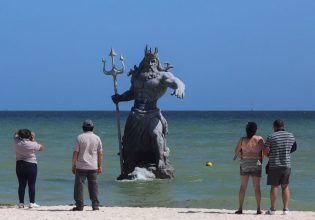 Viral: Ο Ποσειδώνας … έφαγε cancel στο Μεξικό γιατί θύμωσε ο υδάτινος θεός των Μάγια