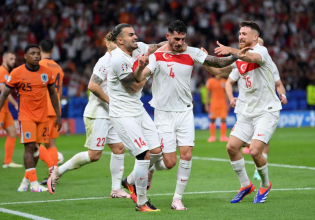 Ο Ακαϊντίν με κεφαλιά το 1-0 για την Τουρκία (vid)