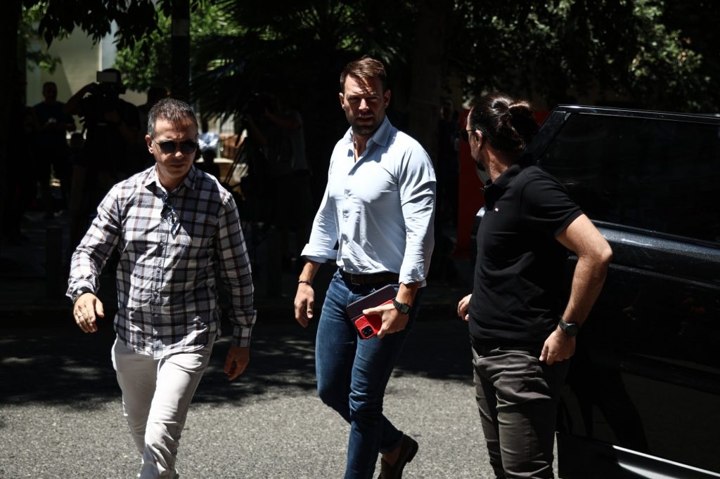 Κασσελάκης στο δρόμο προς το Συνέδριο: Επιχείρηση «τέλος η συζήτηση για μαύρα χρήματα» στον ΣΥΡΙΖΑ