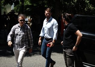 Κασσελάκης στο δρόμο προς το Συνέδριο: Επιχείρηση «τέλος η συζήτηση για μαύρα χρήματα» στον ΣΥΡΙΖΑ