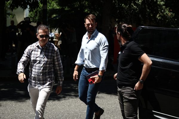 Κασσελάκης στο δρόμο προς το Συνέδριο: Επιχείρηση «τέλος η συζήτηση για μαύρα χρήματα» στον ΣΥΡΙΖΑ