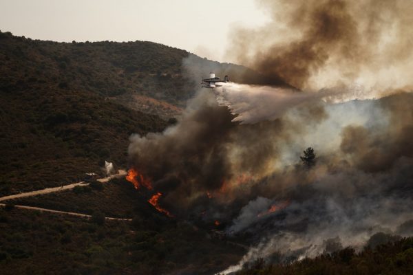 Φωτιά στην Εύβοια – Σπανός: Υπάρχουν πολλά επικίνδυνα μέτωπα