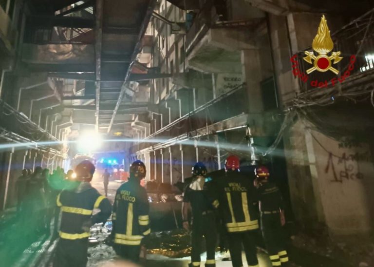 Ιταλία: Νεκρά δύο άτομα από κατάρρευση μπαλκονιού στη Νάπολη