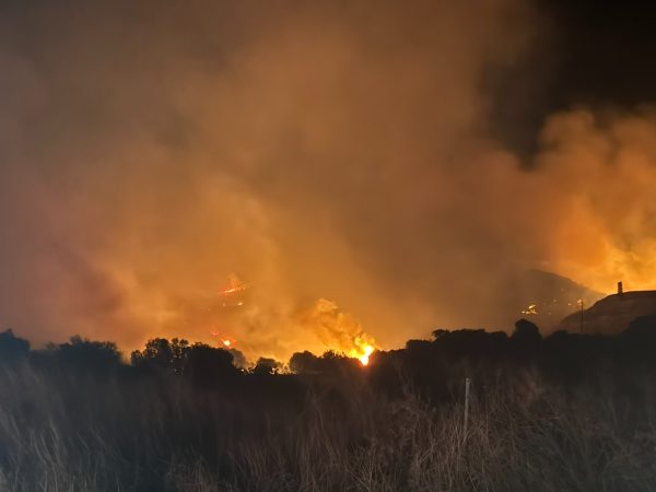 Φωτιά: Συνεχίζεται η μάχη με τις φλόγες σε Κω και Ηράκλειο – Καλύτερη η εικόνα στη Χίο