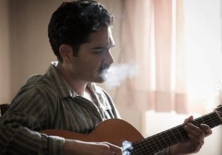 Δείτε τα πρώτα πλάνα του Χρήστου Μάστορα ως Στέλιος Καζαντζίδης στην ταινία «Υπάρχω»