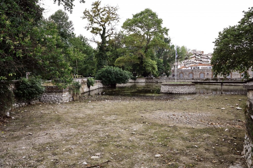 Έντονη ανησυχία για τη λειψυδρία σε περιοχές της Ανατολικής Μακεδονίας – Στέρεψαν πηγές, διακοπές υδροδότησης