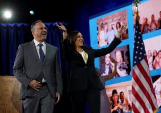 Κάμαλα Χάρις: Ποιος είναι ο «περήφανος» σύζυγός της που ίσως γίνει ο «πρώτος κύριος» στην ιστορία των ΗΠΑ