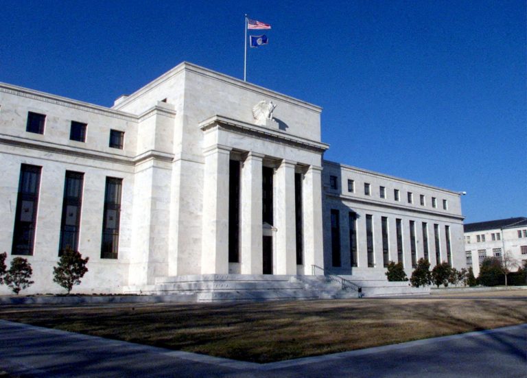 FED: Είμαστε σε καλή πορεία για μια μείωση επιτοκίων, αλλά έχουμε δρόμο