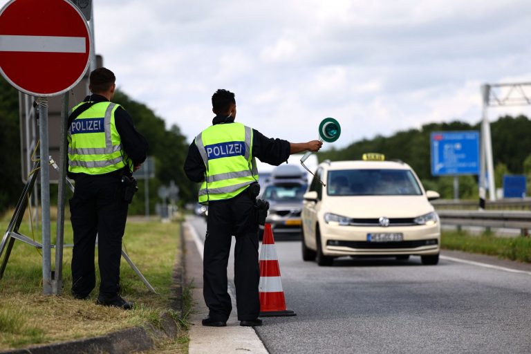 Γερμανία: Αστυνομικός απολύθηκε επειδή έκλεψε…τυρί!