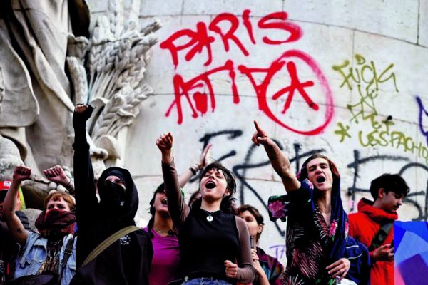 Εκλογές στη Γαλλία: Τα δύο σενάρια της κάλπης